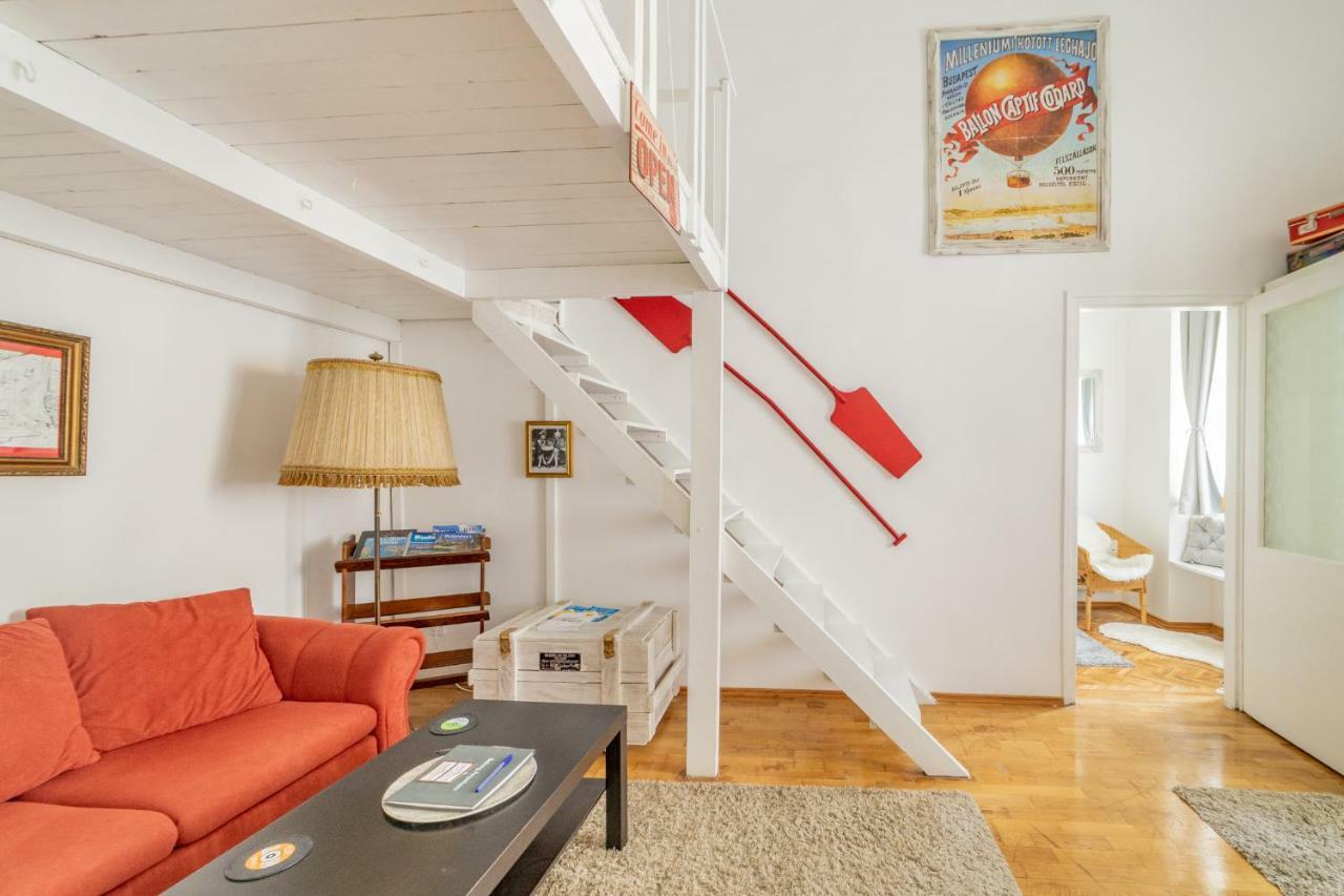 Gabi'S Central Broadway Nest @ Nagymezo Str Budapest Ngoại thất bức ảnh