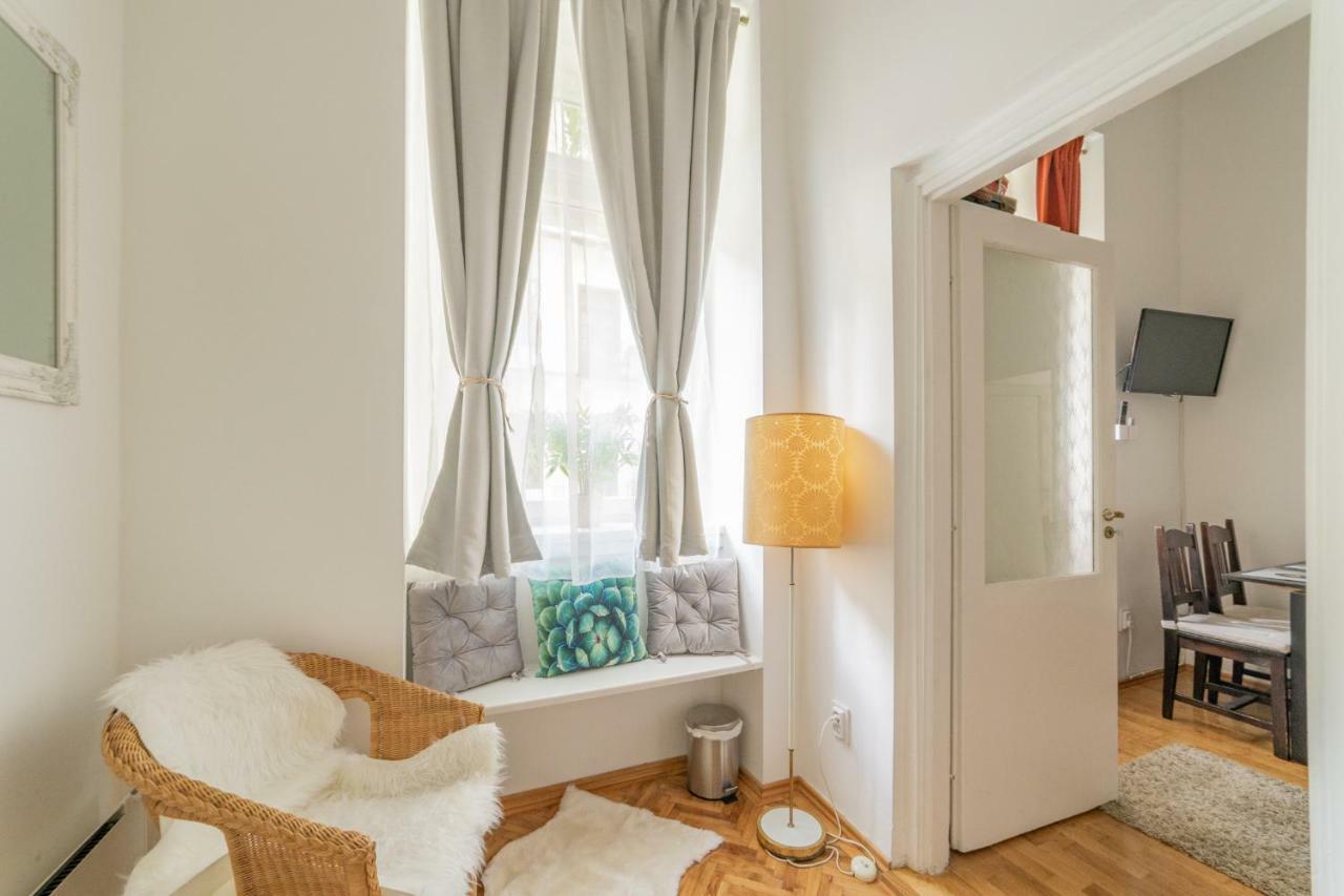 Gabi'S Central Broadway Nest @ Nagymezo Str Budapest Ngoại thất bức ảnh