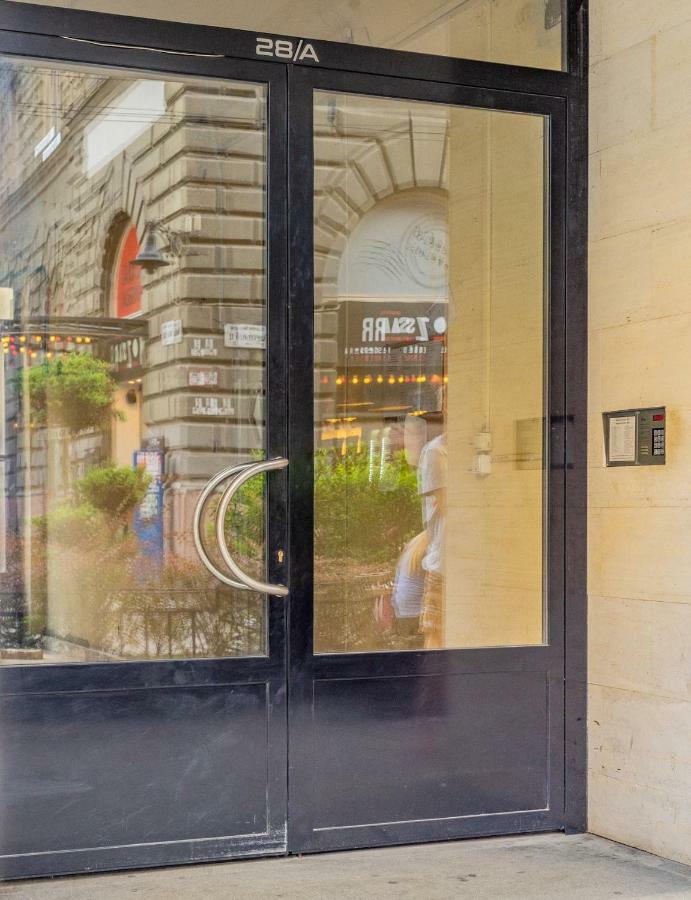 Gabi'S Central Broadway Nest @ Nagymezo Str Budapest Ngoại thất bức ảnh